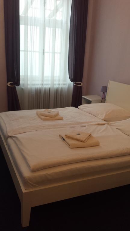 Penzion U Lucerny Hotel Jindřichŭv Hradec Szoba fotó